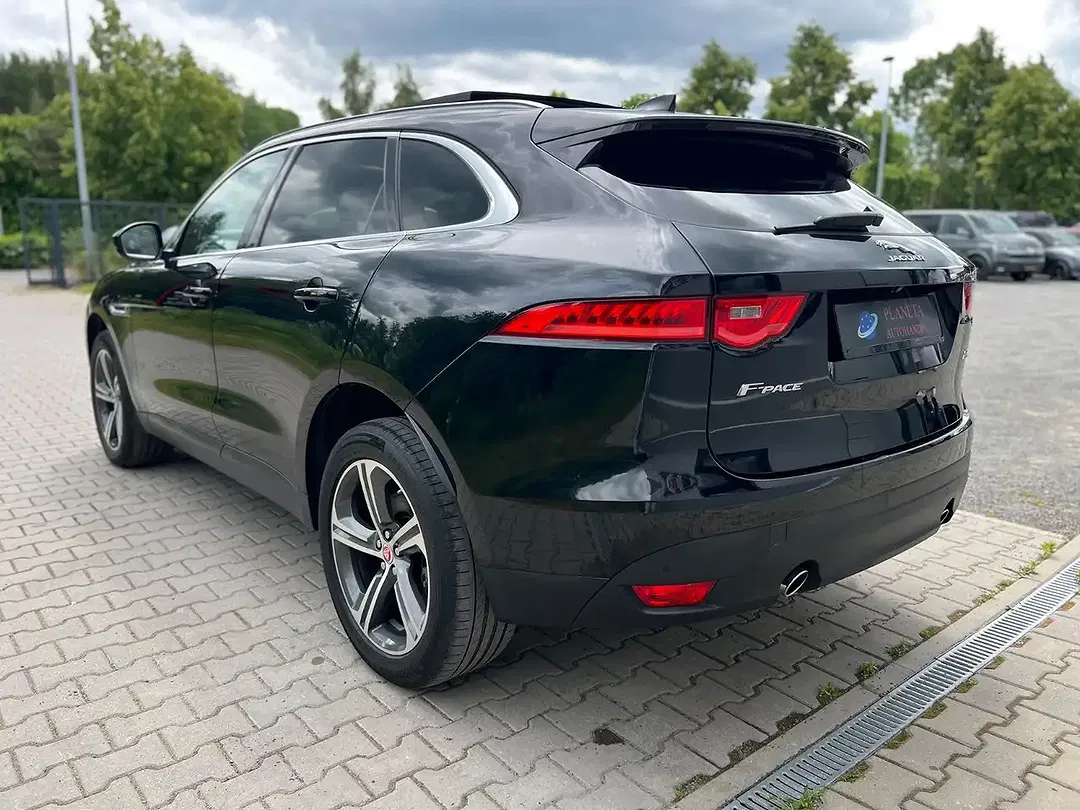 Jaguar F-Pace 4x4 Portfolio - Thumbnail 8