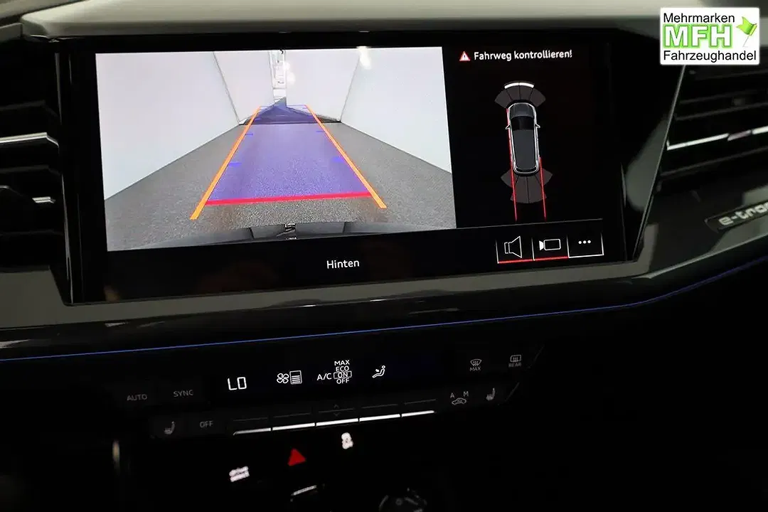 Audi Q4 e-tron 45 quattro Matrix LED Base S line - Thumbnail 11