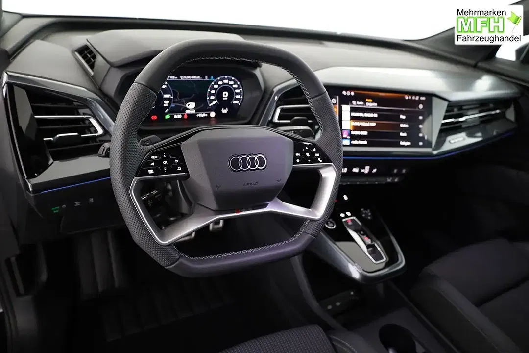 Audi Q4 e-tron 45 quattro Matrix LED Base S line - Thumbnail 6
