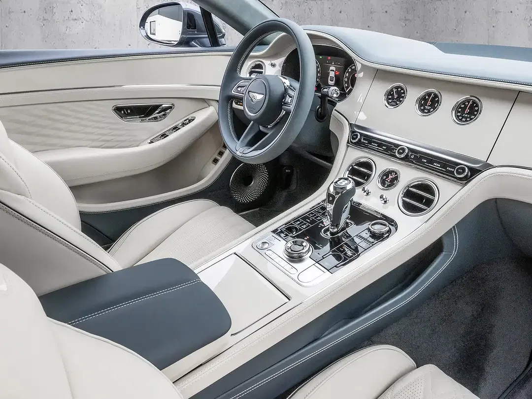 Bentley Continental GT Azure - Thumbnail 11