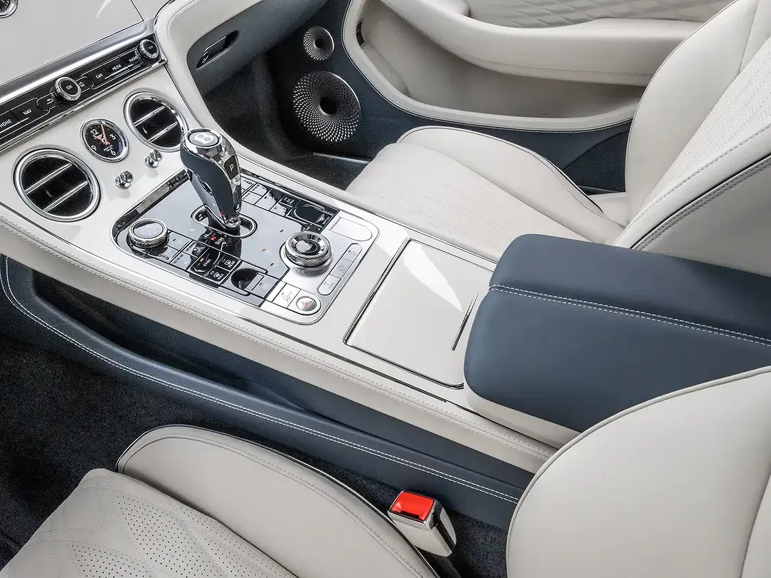 Bentley Continental GT Azure - Thumbnail 13