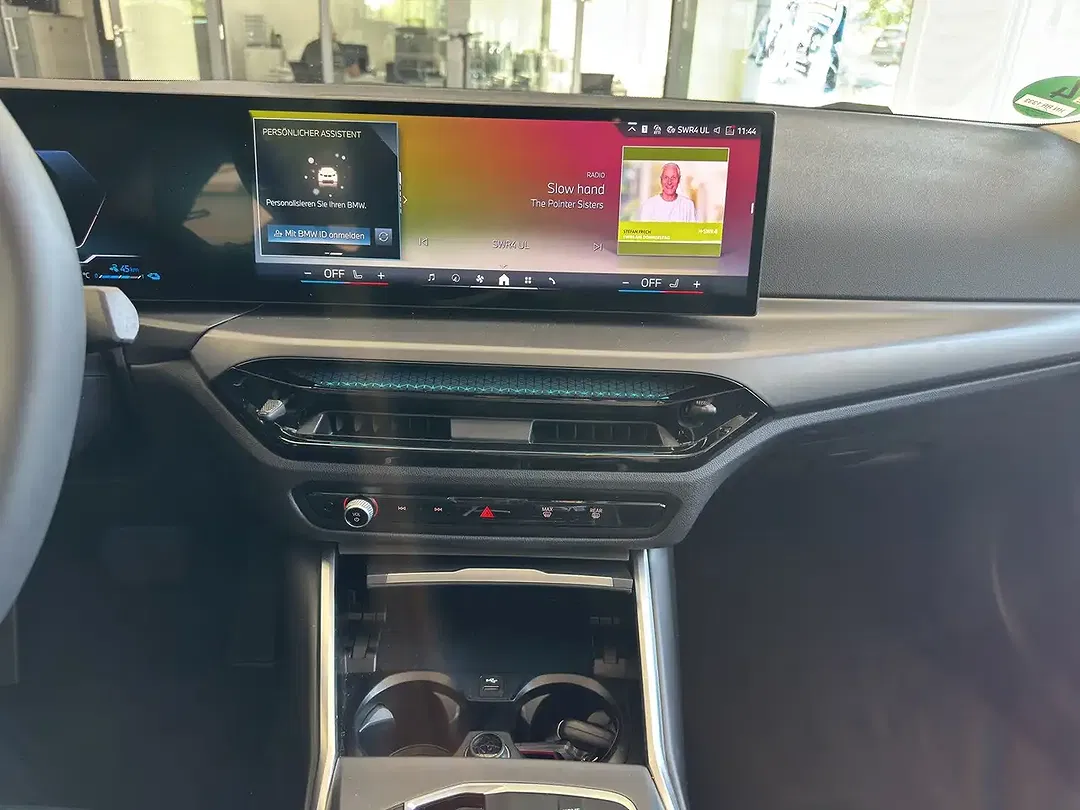 BMW 330 - Thumbnail 9