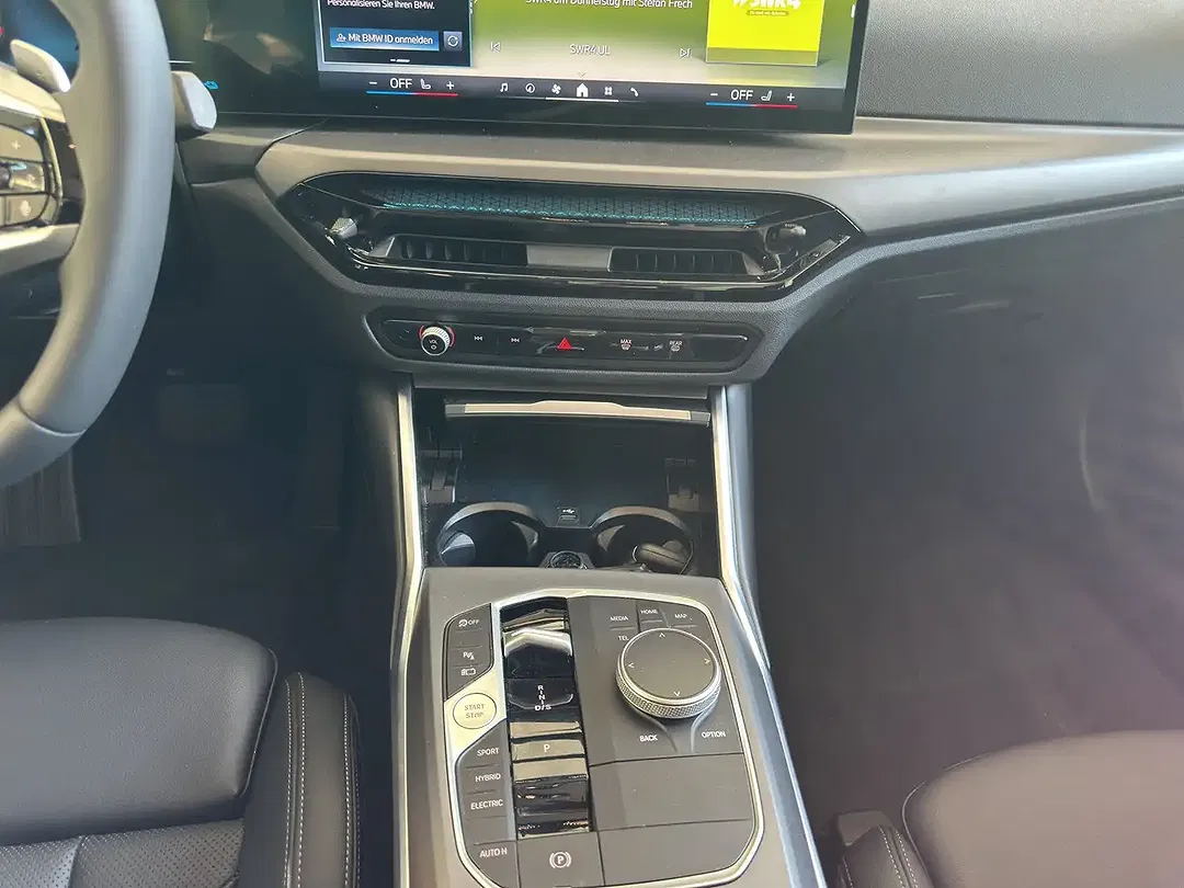 BMW 330 - Thumbnail 10