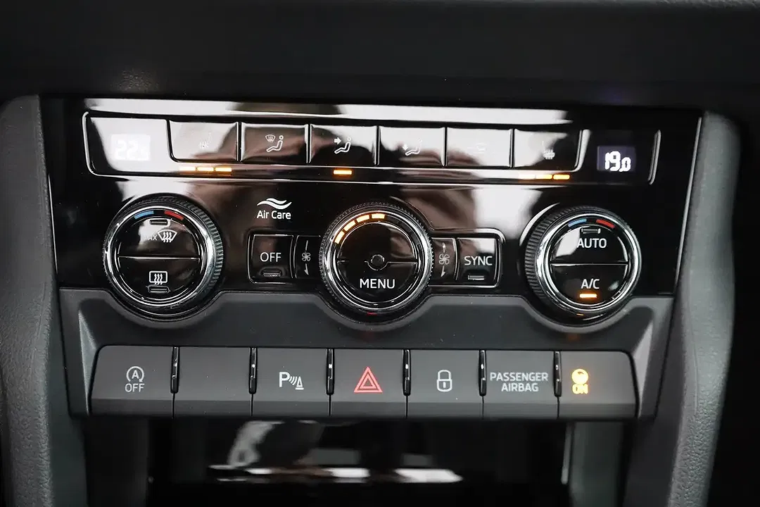 Skoda Karoq 1.5 TSI DSG Sportline - Thumbnail 11
