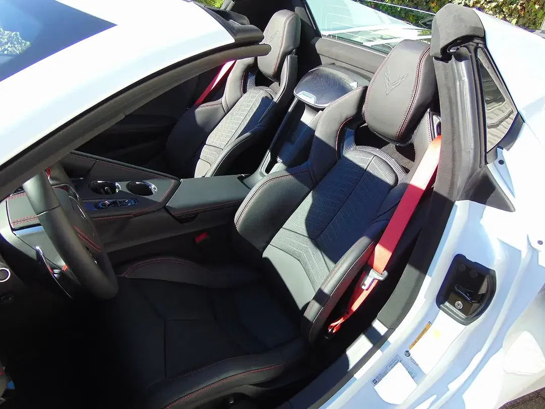 Corvette C8 Convertible 3LT - Thumbnail 3