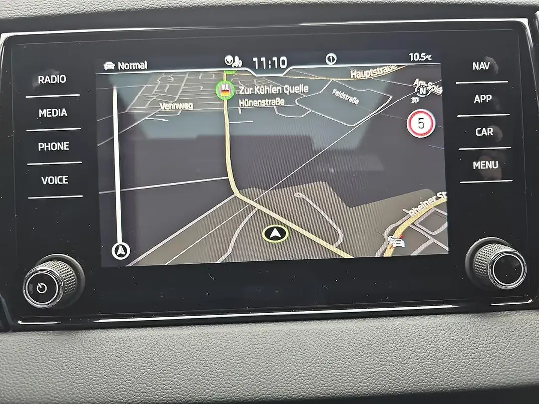 Skoda Karoq 1.5 TSI DSG Sportline - Thumbnail 9