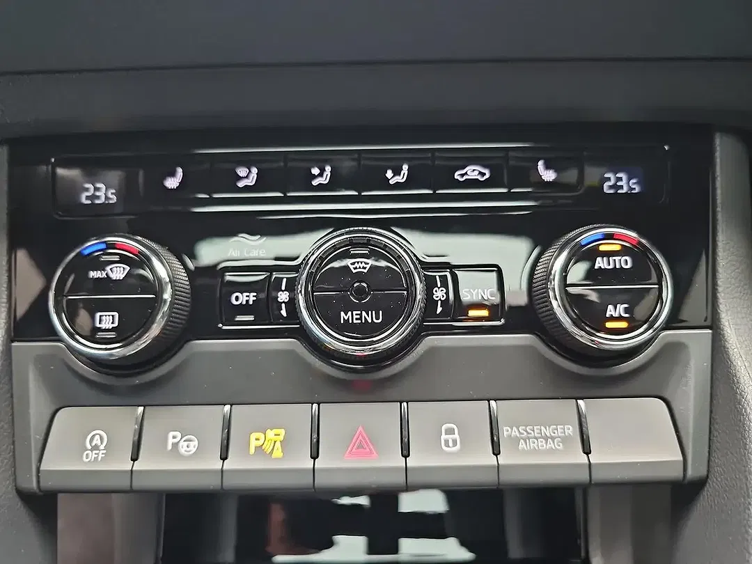 Skoda Karoq 1.5 TSI DSG Sportline - Thumbnail 11