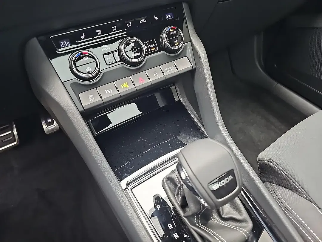 Skoda Karoq 1.5 TSI DSG Sportline - Thumbnail 12