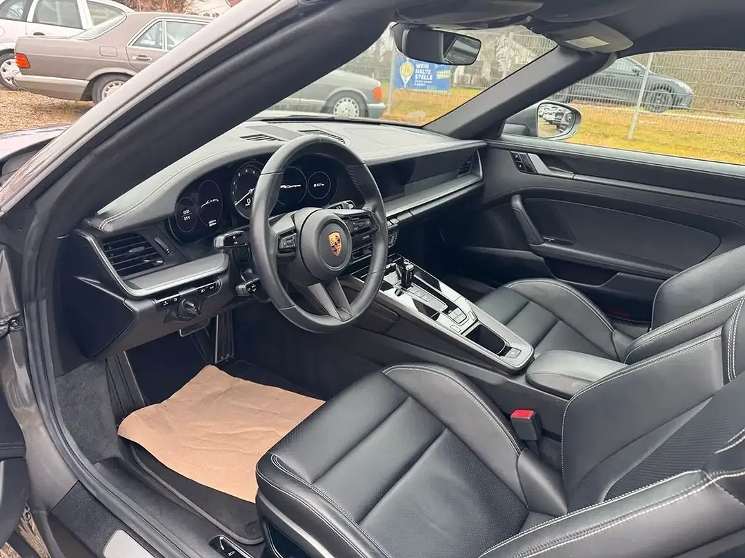 Porsche 911 Carrera Cabriolet - Thumbnail 9