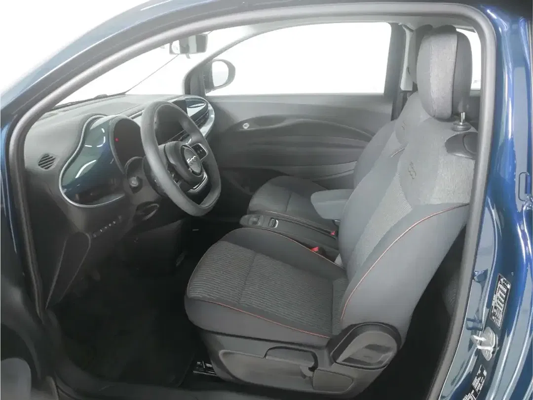 Fiat 500e Icon - Thumbnail 9