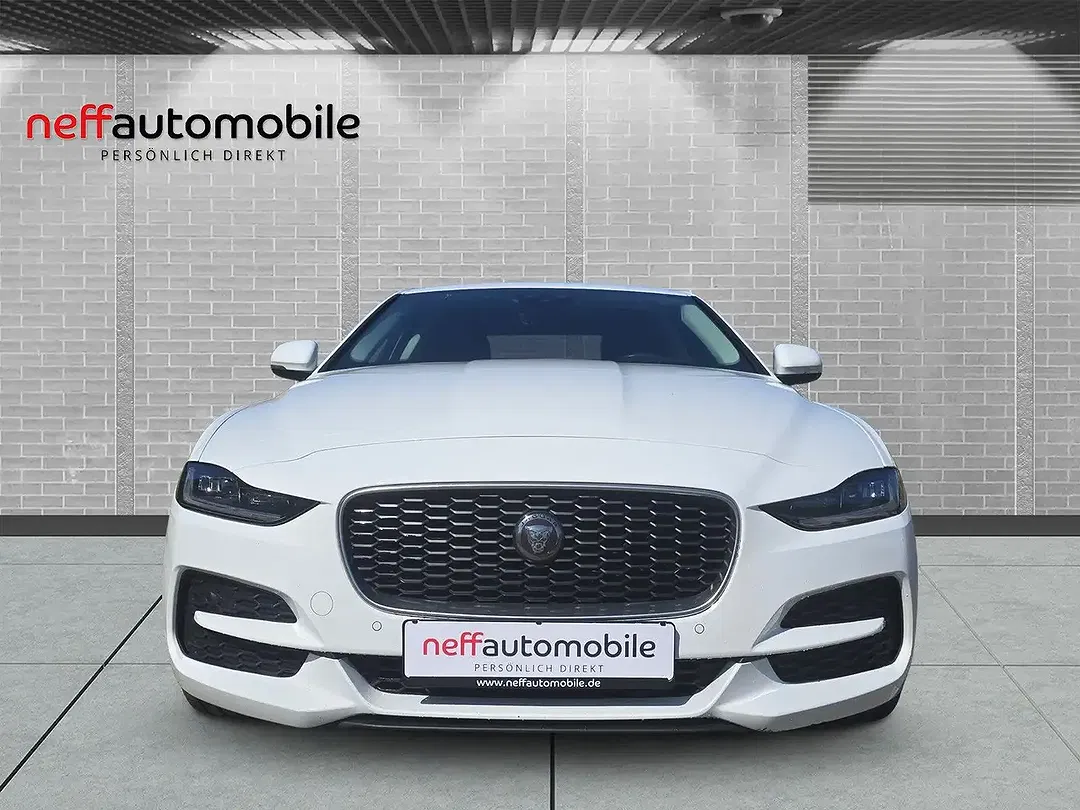Jaguar XE D180 4x4 S - Thumbnail 8