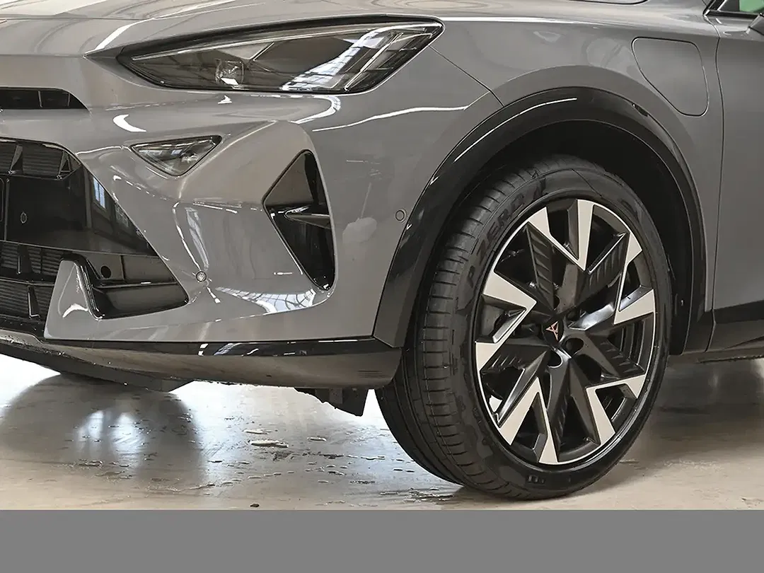 CUPRA Formentor PHEV - Thumbnail 5