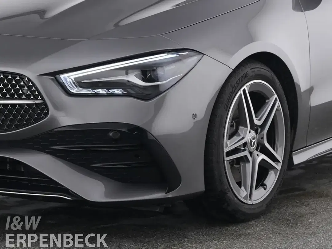 Mercedes-Benz CLA 200 AMG Line - Thumbnail 4
