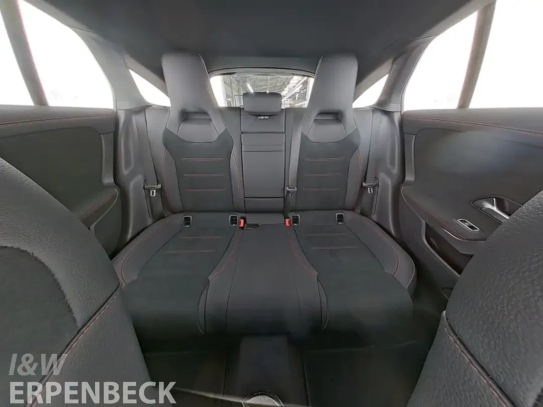 Mercedes-Benz CLA 200 AMG Line - Thumbnail 9