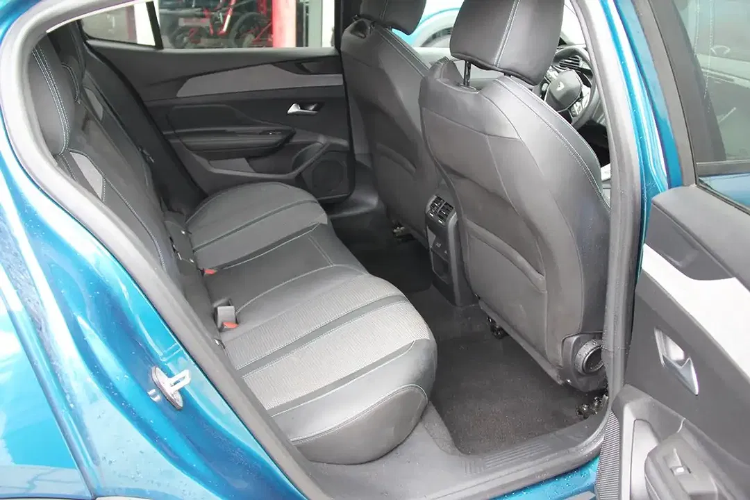 Peugeot 408 PHEV Allure - Thumbnail 12