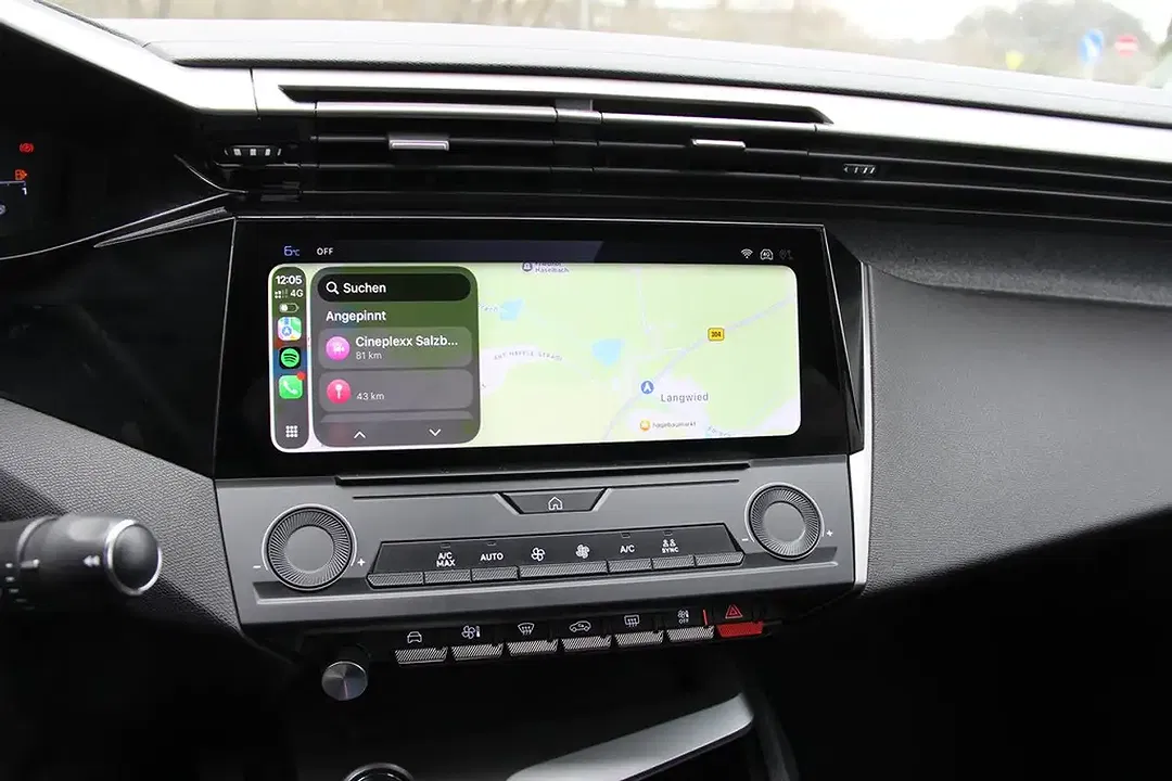 Peugeot 408 PHEV Allure - Thumbnail 4