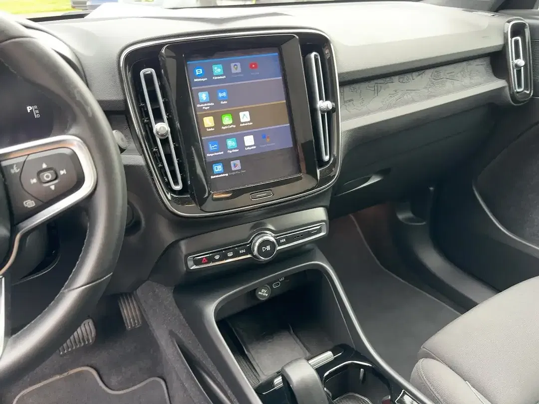 Volvo C40 EV Recharge Plus - Thumbnail 10