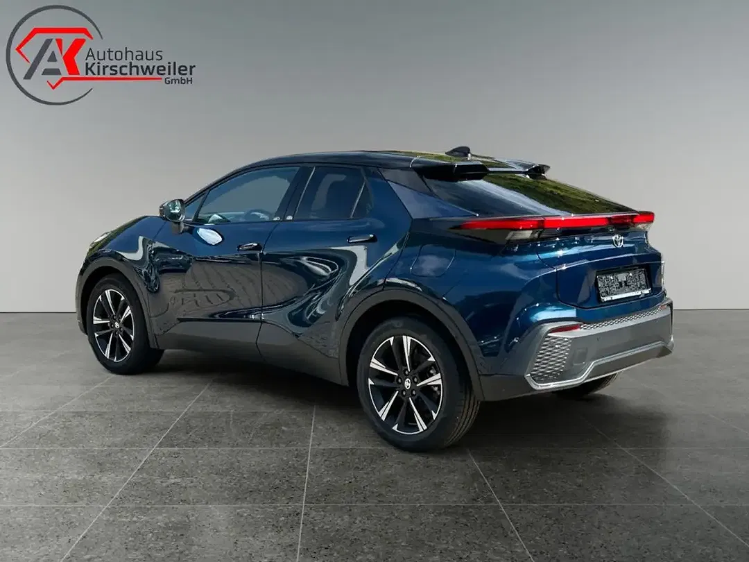 Toyota C-HR Hybrid Teamplayer - Thumbnail 3