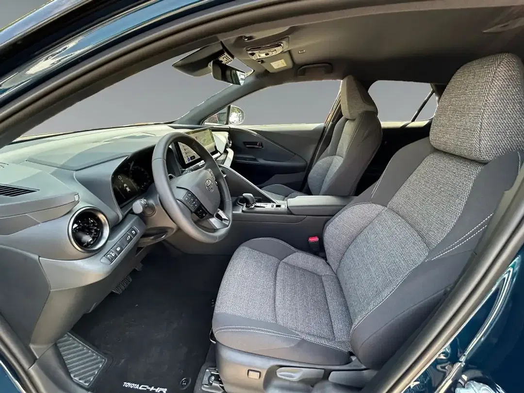 Toyota C-HR Hybrid Teamplayer - Thumbnail 9