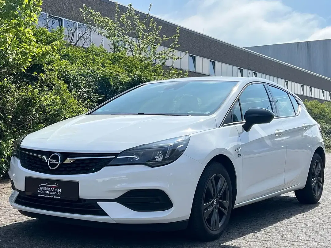 Opel Astra 1.2 - foto 1