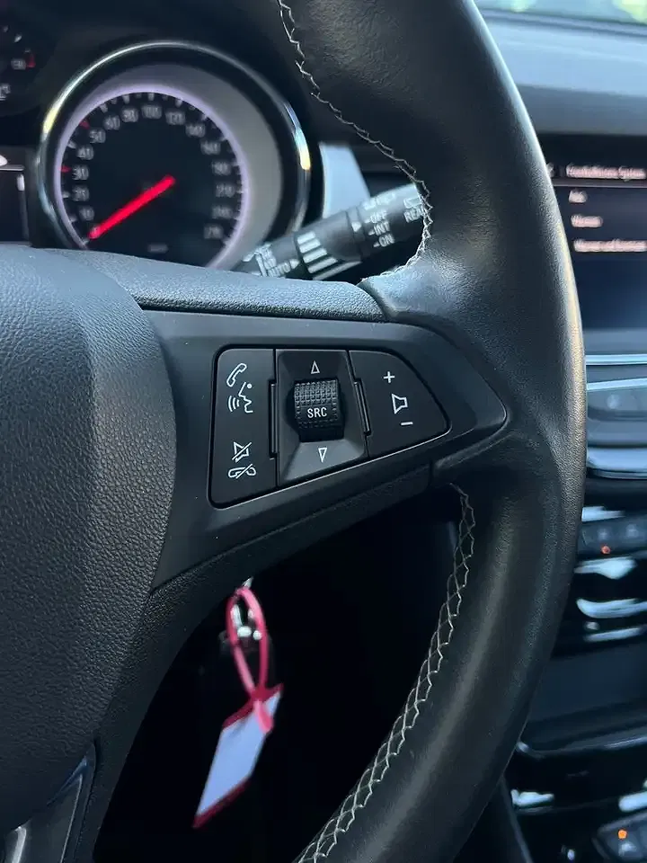 Opel Astra 1.2 - foto 15