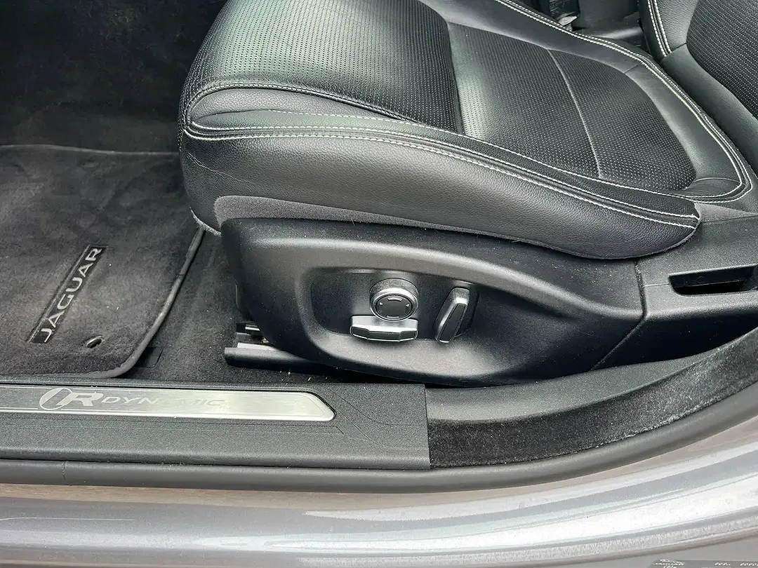 Jaguar XE P250 2.0 S - Thumbnail 10