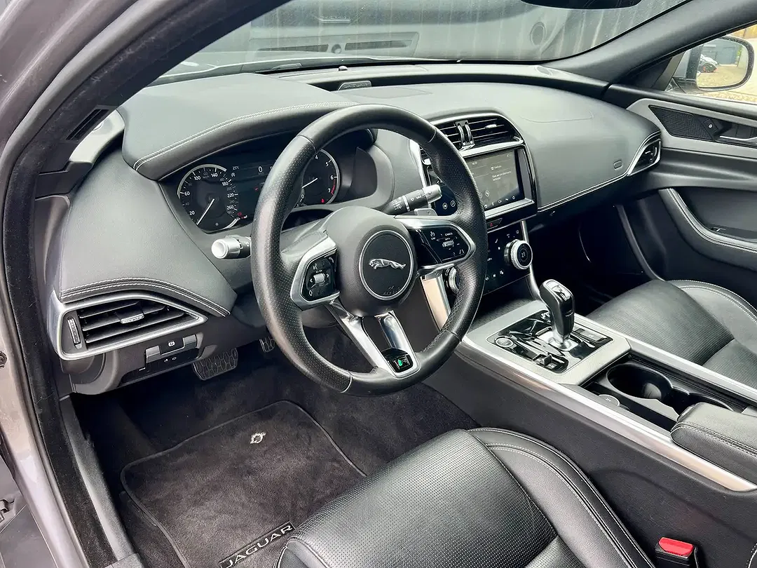 Jaguar XE P250 2.0 S - Thumbnail 11