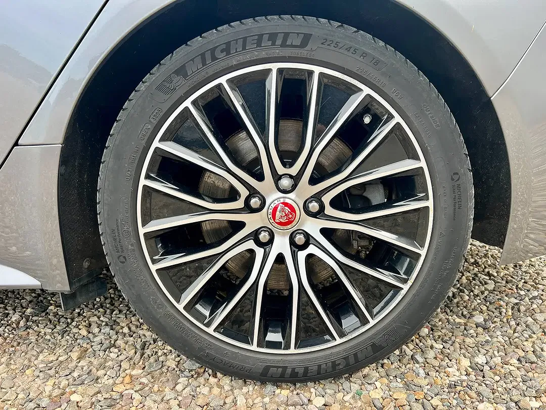 Jaguar XE P250 2.0 S - Thumbnail 16