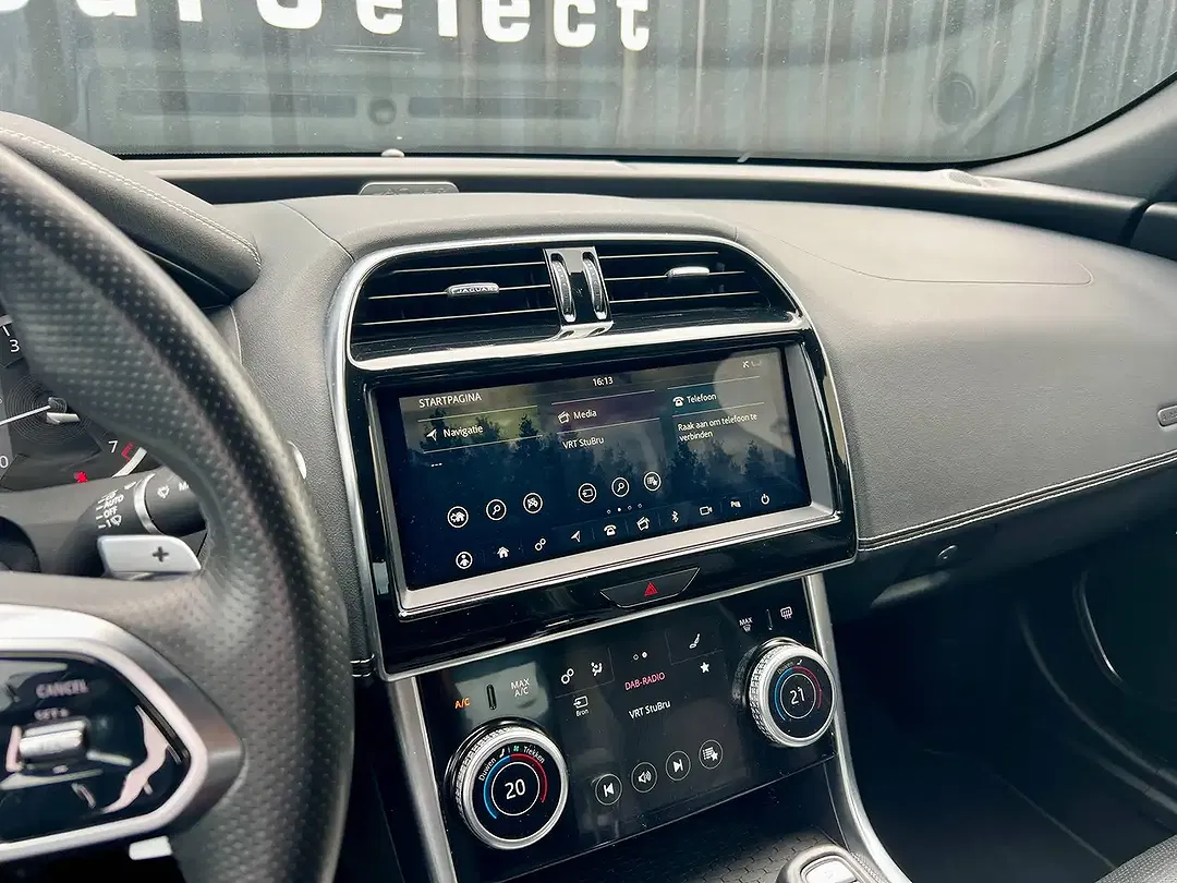 Jaguar XE P250 2.0 S - Thumbnail 22