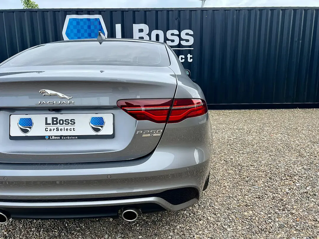 Jaguar XE P250 2.0 S - Thumbnail 25