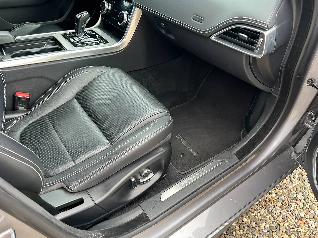 Jaguar XE P250 2.0 S - Thumbnail 30