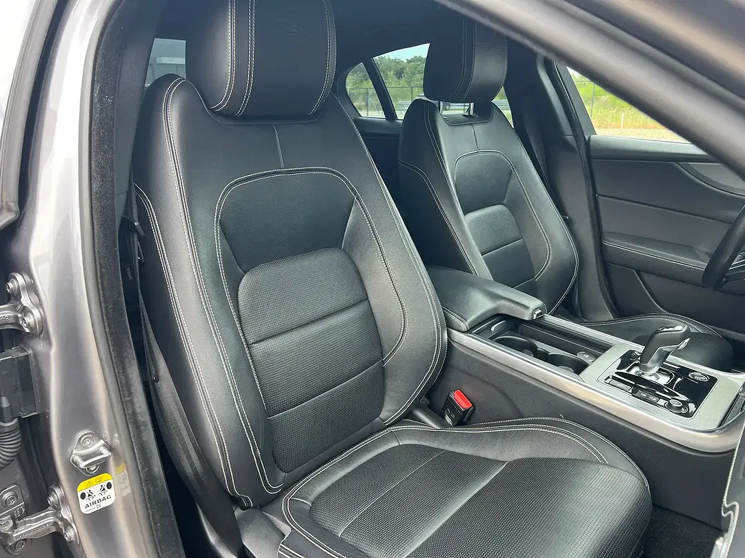 Jaguar XE P250 2.0 S - Thumbnail 32