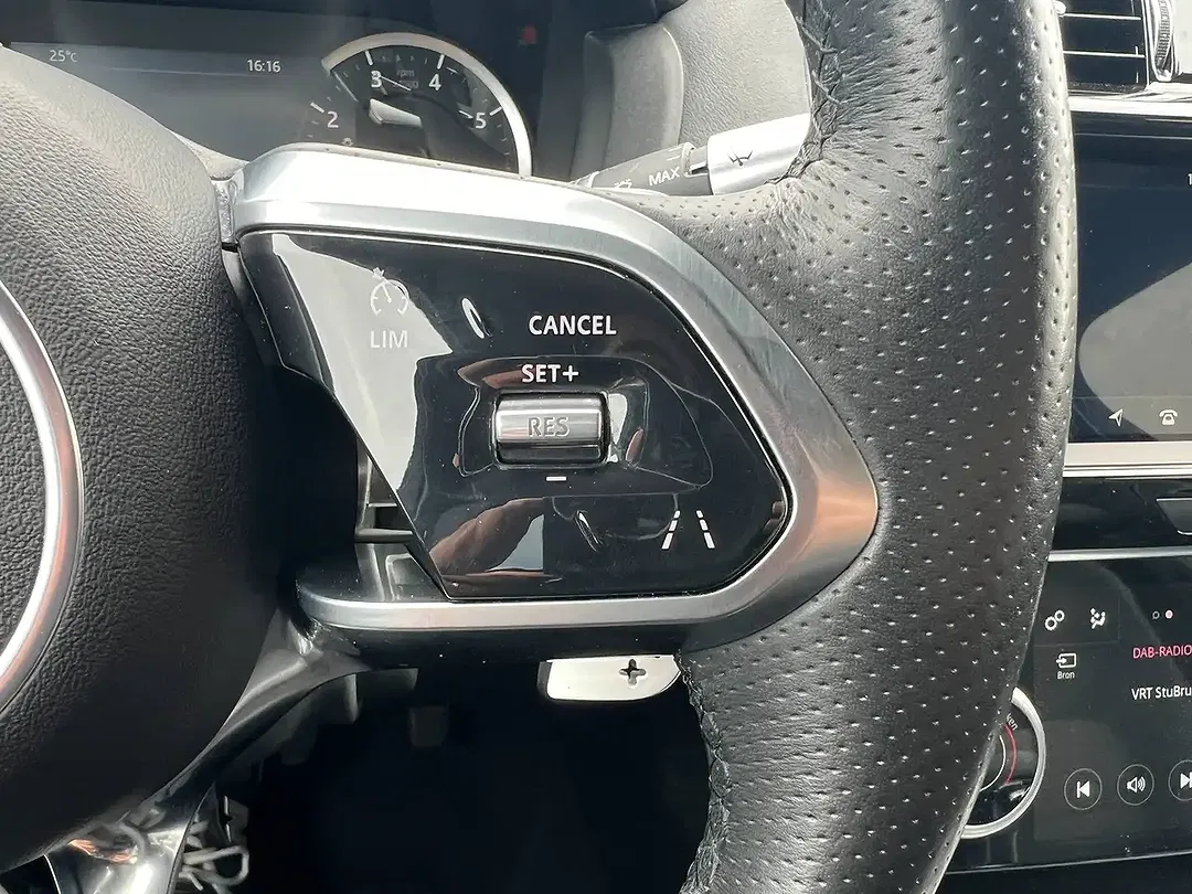 Jaguar XE P250 2.0 S - Thumbnail 42