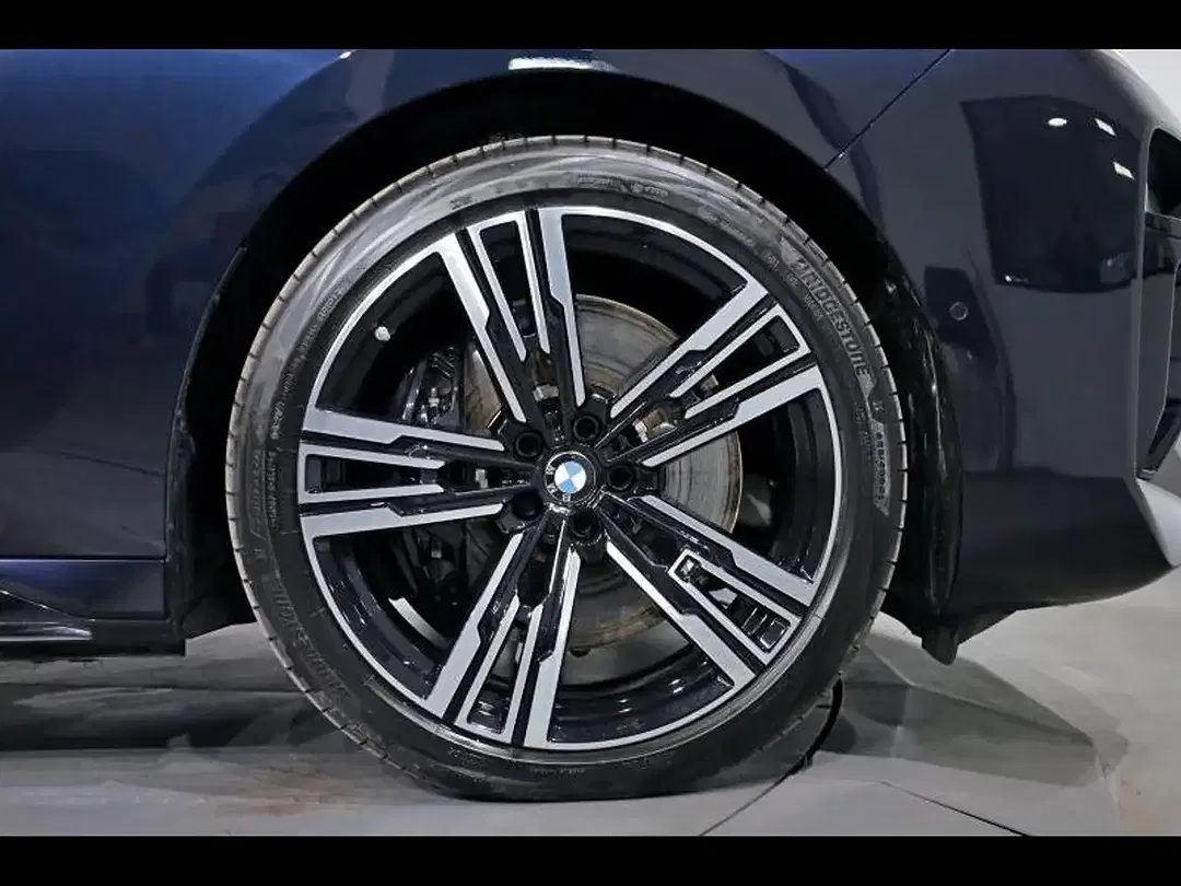 BMW 750 xDrive M Sport - Thumbnail 4