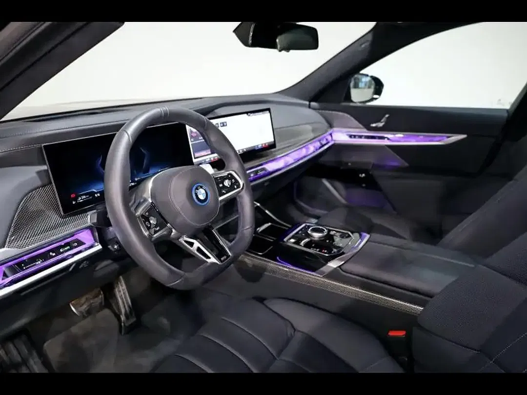 BMW 750 xDrive M Sport - Thumbnail 5