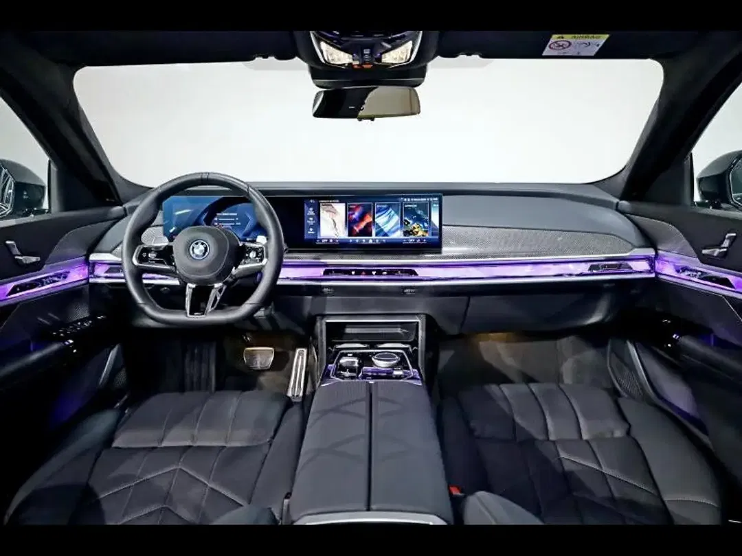 BMW 750 xDrive M Sport - Thumbnail 6