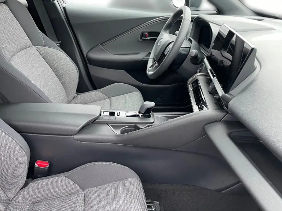 Toyota C-HR Hybrid - Thumbnail 15