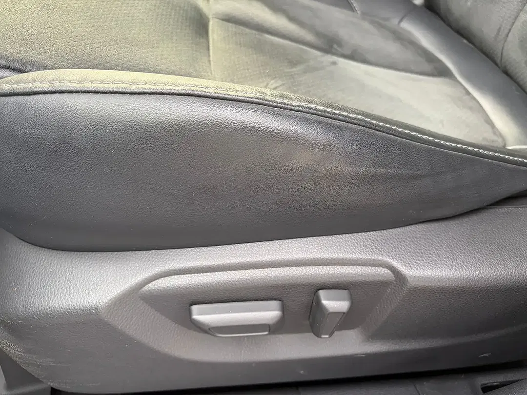 Mitsubishi Eclipse Cross PHEV 4WD Intro Edition - Thumbnail 13