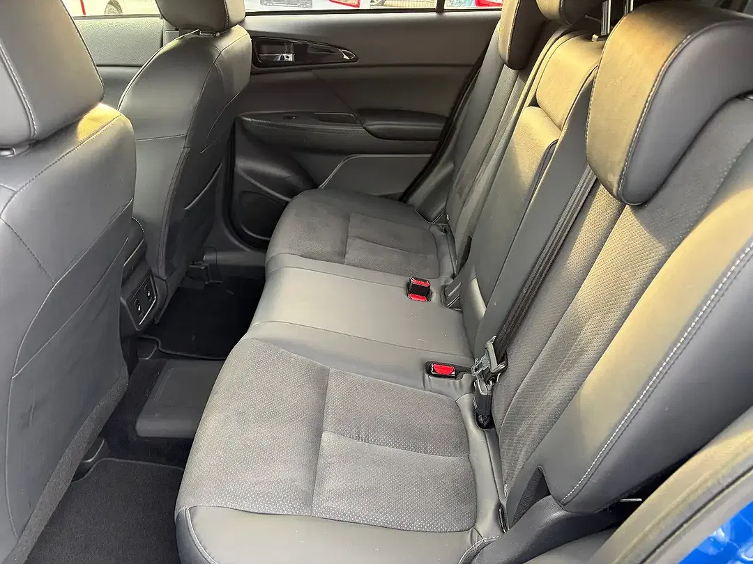 Mitsubishi Eclipse Cross PHEV 4WD Intro Edition - Thumbnail 14