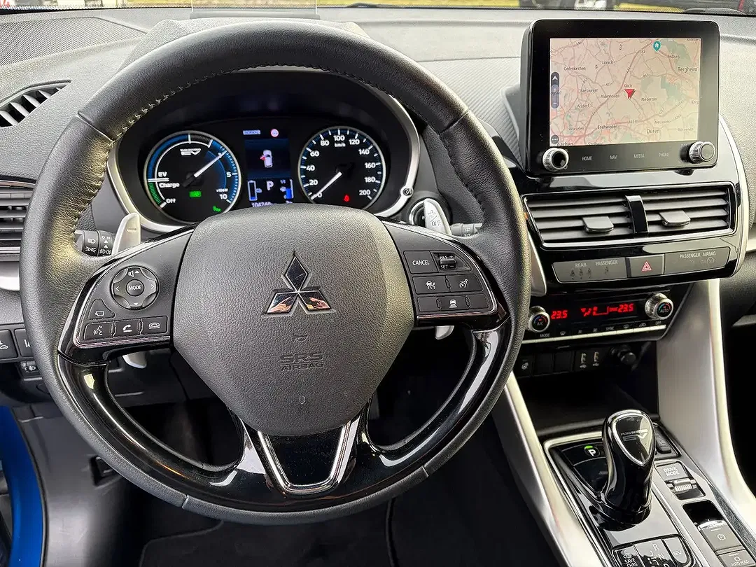 Mitsubishi Eclipse Cross PHEV 4WD Intro Edition - Thumbnail 9