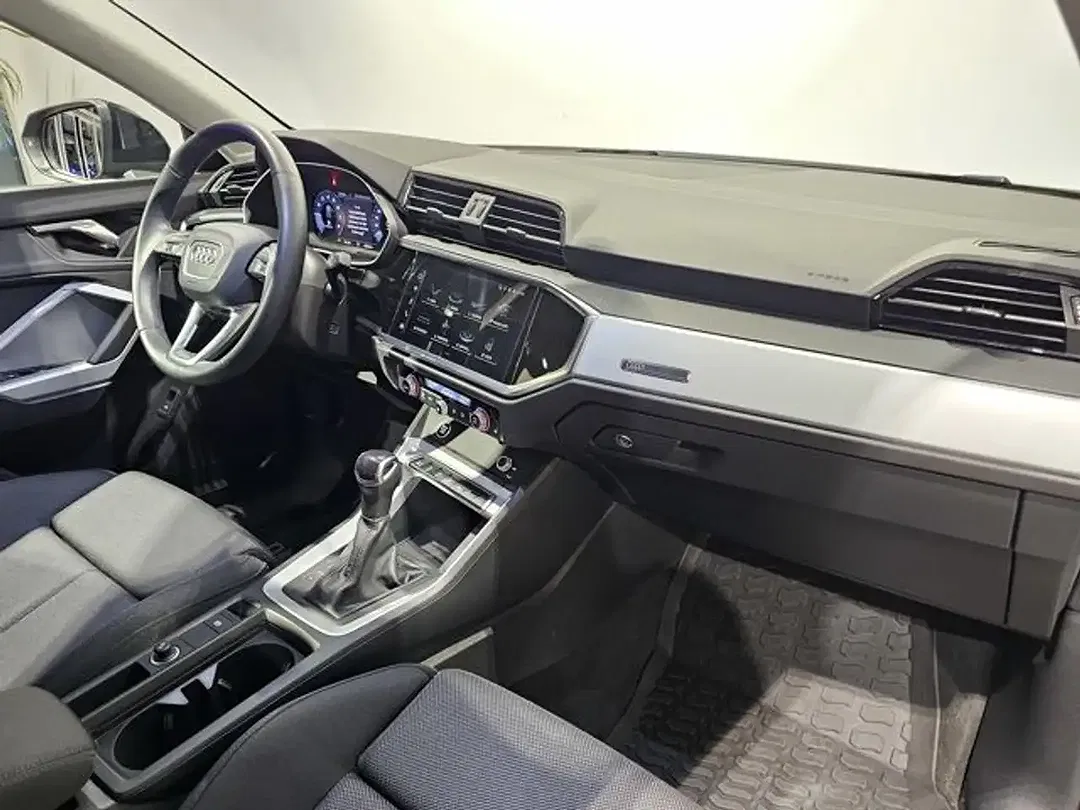 Audi Q3 35 TFSI sport plus - Thumbnail 17