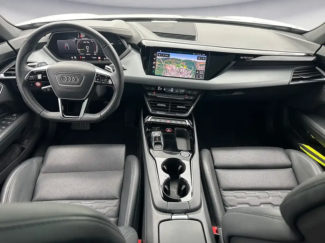 Audi e-tron GT - Thumbnail 10