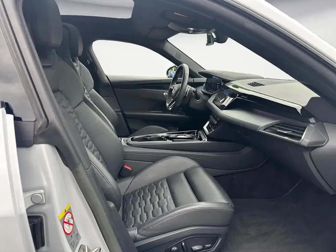 Audi e-tron GT - Thumbnail 8