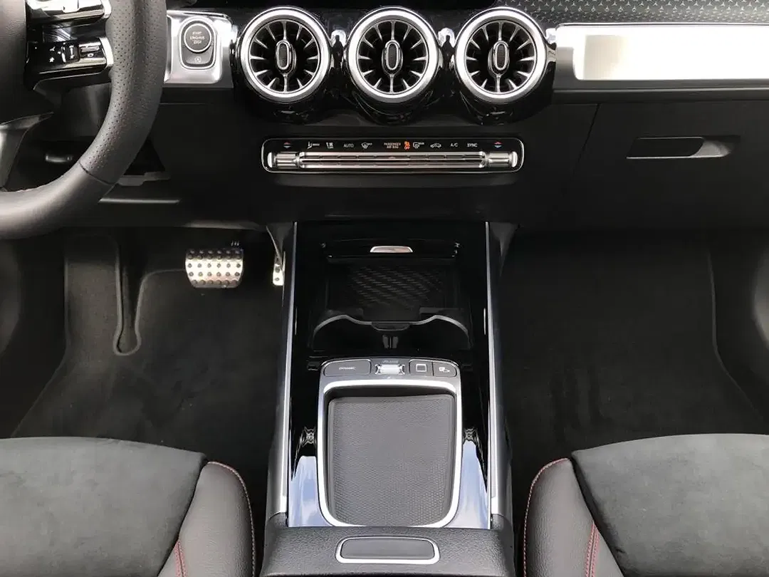 Mercedes-Benz GLB 200 AMG MBUX Night - foto 14