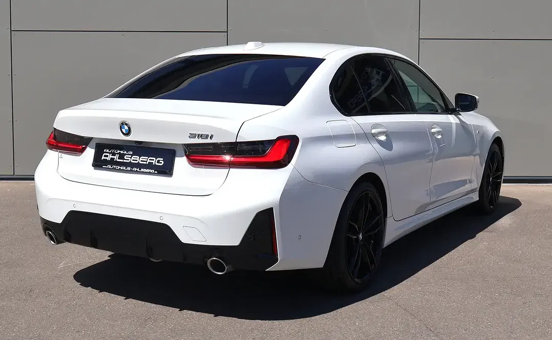 BMW 318 M Sport - Thumbnail 5
