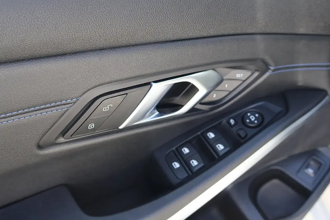 BMW 318 M Sport - Thumbnail 9