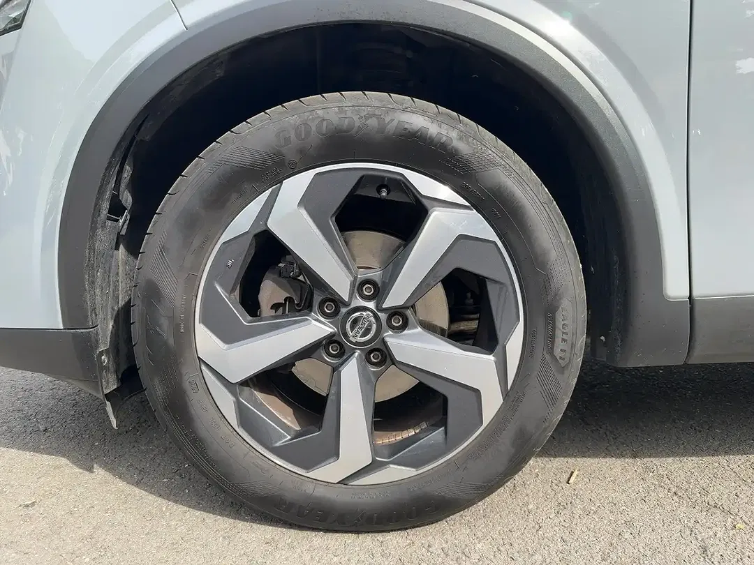 Nissan Qashqai 1.3 DIG-T Limited Edition - Thumbnail 5