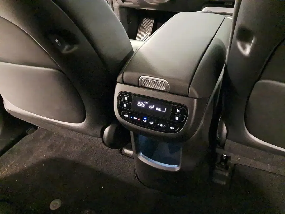 Hyundai IONIQ 4WD UNIQ - foto 15