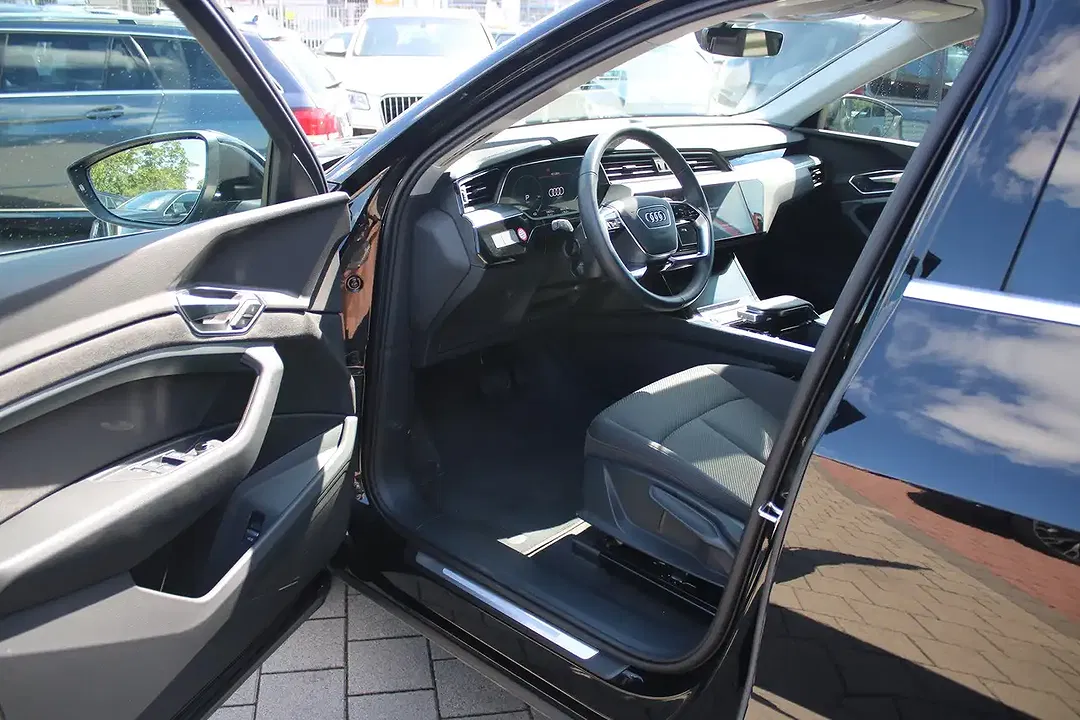 Audi e-tron 50 quattro Base - Thumbnail 13