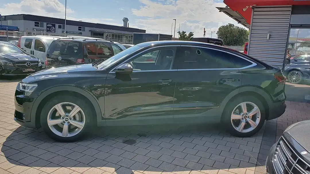 Audi e-tron 50 quattro Base - Thumbnail 4